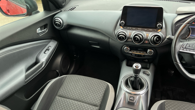 Nissan Juke 1.0 DiG-T 114 N-Connecta 5dr Petrol Hatchback